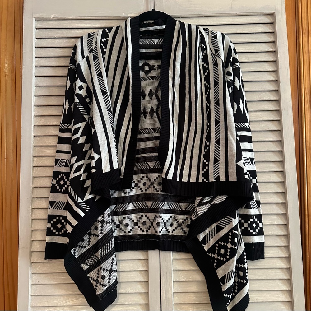 Red Camel Geometric Black and White Cardigan